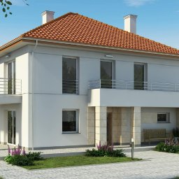 MICHALSKA PROJECTS - Dwupiętrowy dom z balkonem i garażem, wykończony w jasnej kolorystyce, z elementami z kamienia. Czerwona dachówka, zadbany ogród z kwiatami i kostką brukową.