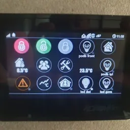 manipulator do serowania alarmem i inteligetnym domem