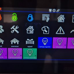 Zakład RTV Alarmy i Monitoringi - zdjęcie manipulatora do zarządzania smart dom oraz jednocześnie systemem alarmowym -wersja inteligętnego domu