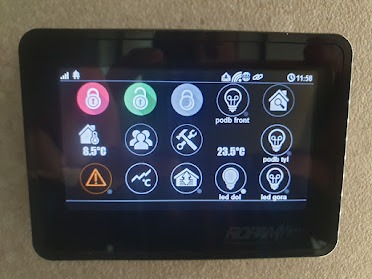 manipulator do serowania alarmem i inteligetnym domem