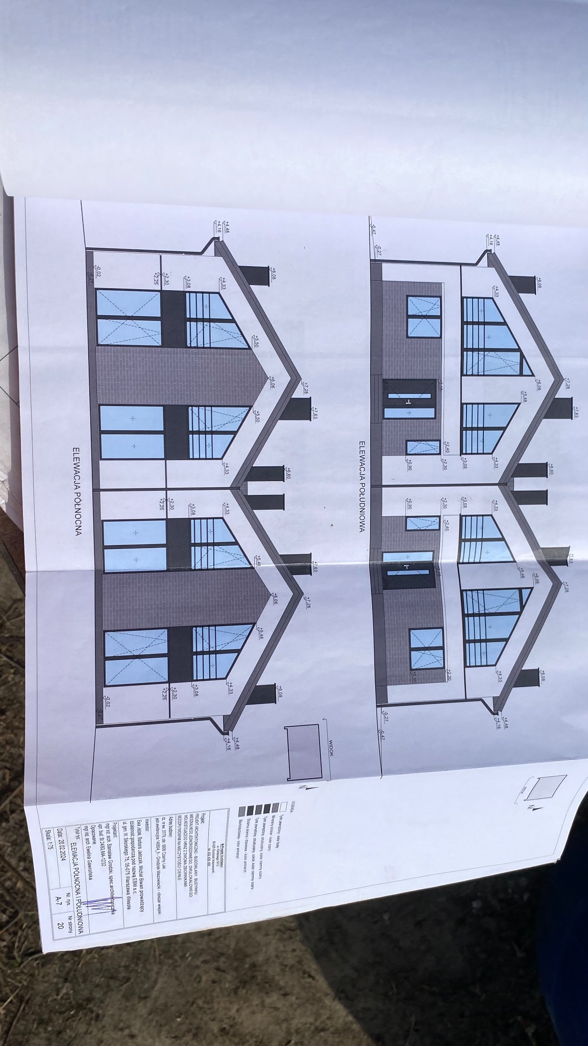 Rzut elewacji domu dwulokalowego: północna i południowa, z wymiarami i legendą. Projekt architektoniczno-budowlany z Grodziska Mazowieckiego, skala 1:75.