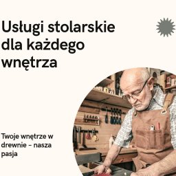 Usługi Stolarskie Rafał Gnat - Stolarz w warsztacie, w brązowym fartuchu, pracuje przy pile stołowej. W tle półki z narzędziami i materiałami. Ujęcie od góry, na pierwszym planie ostrze piły.