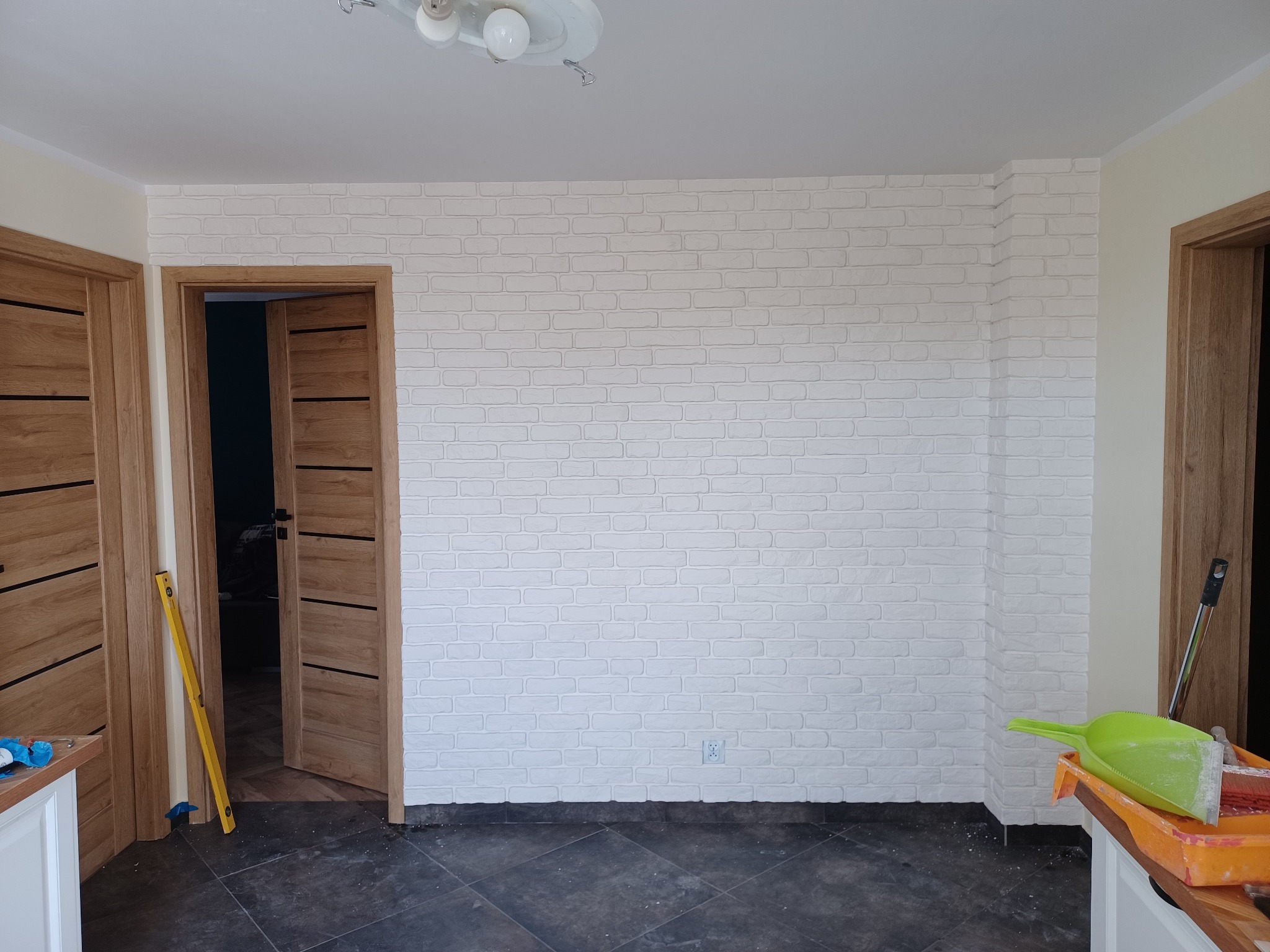 cegiełki na ścianie