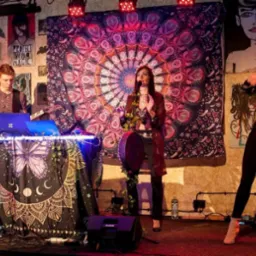 Koncert z zespołem w muzycznym klubie