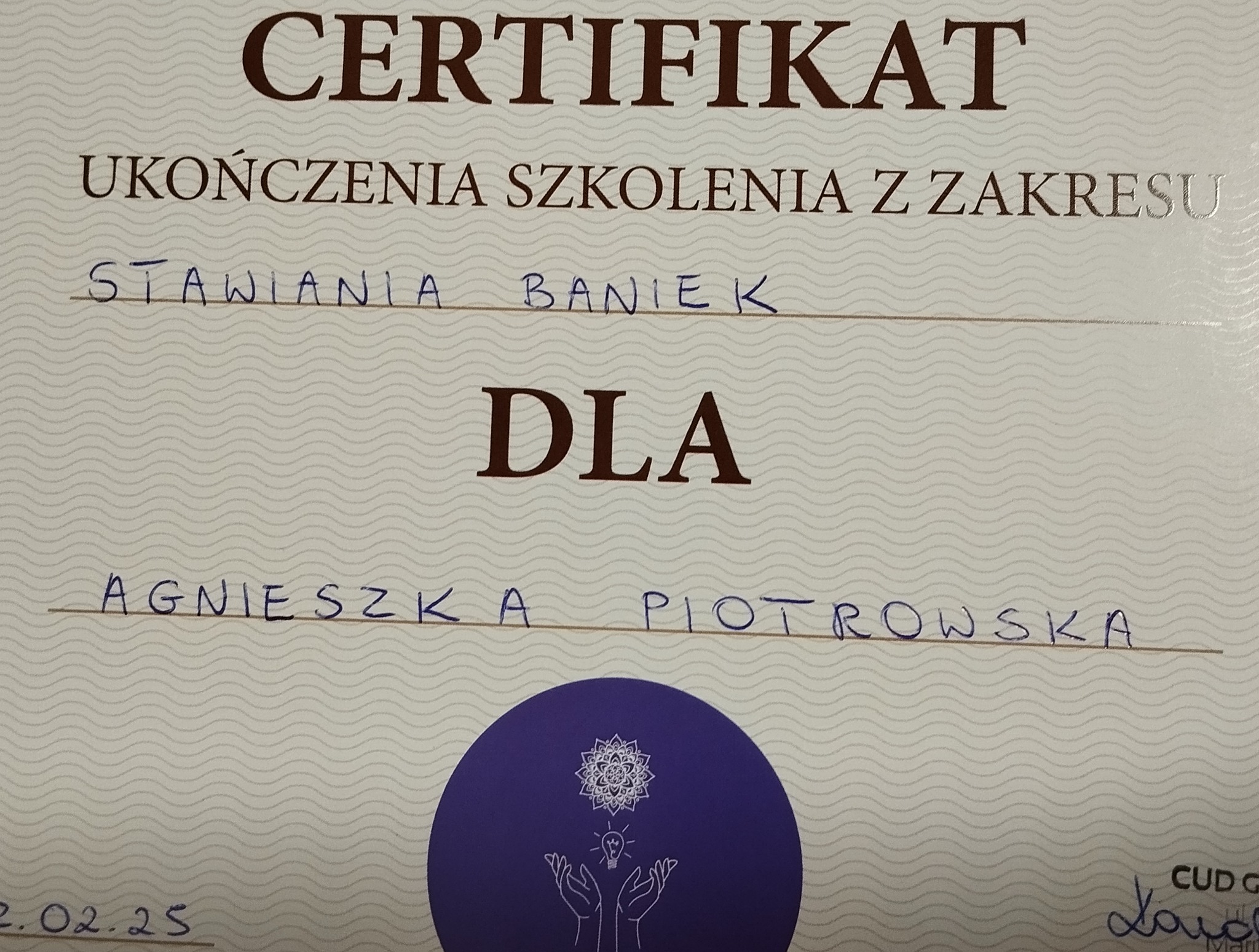 Po godzinach zajmuje się stawianiem baniek . Serdecznie zapraszam