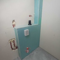 Maciej Dec - Montaż drzwi Łęczna