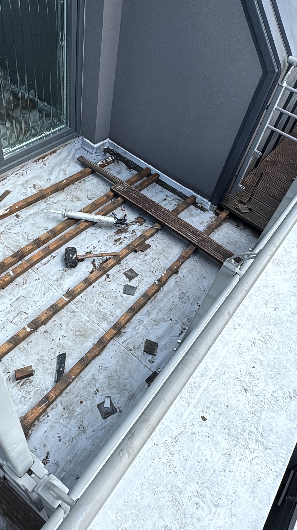 Uszczelnianie papy oraz renowacja tarasow