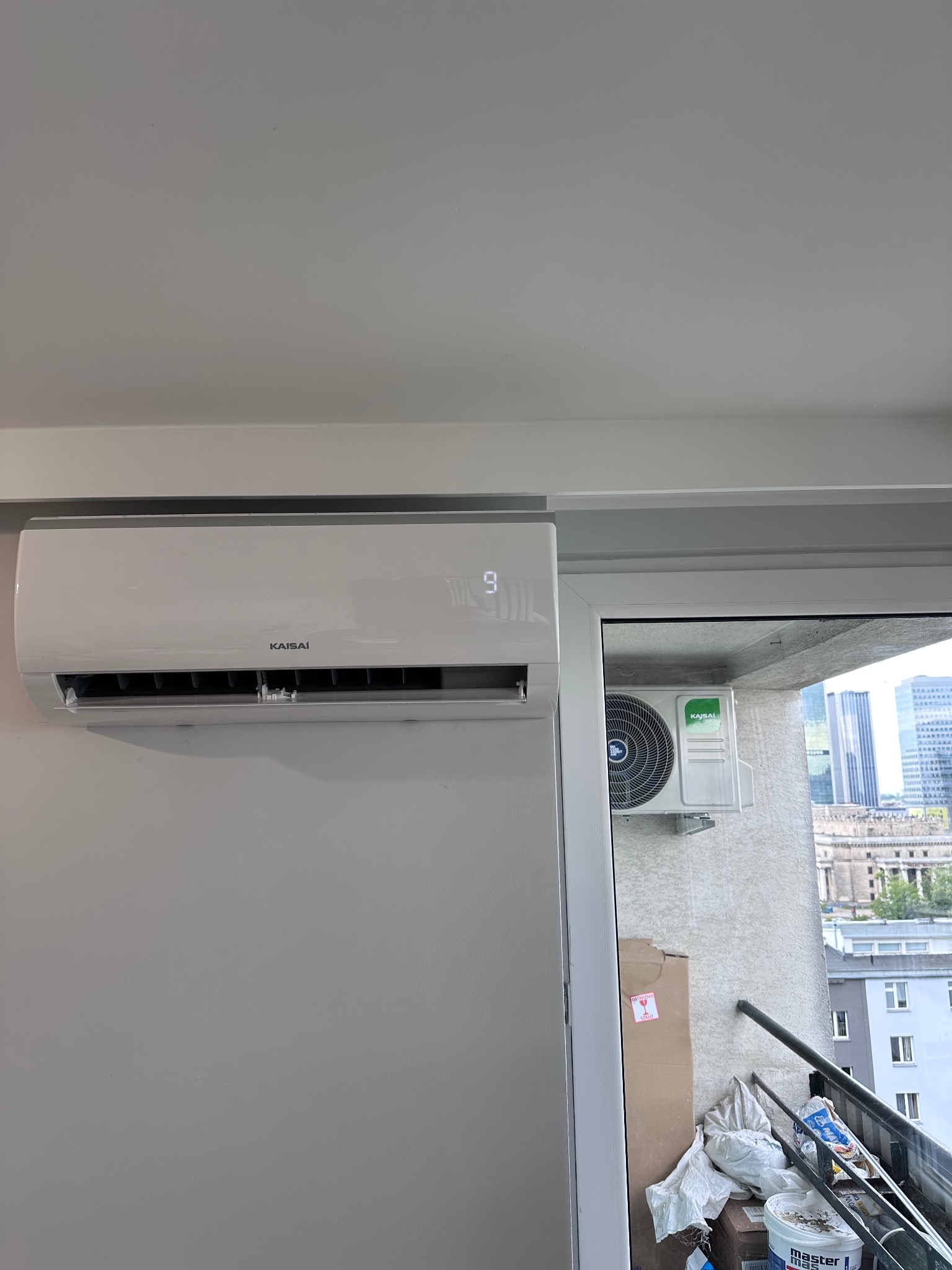 Montaż klimatyzacji KaiSai 2,5 kW w centrum Warszawy