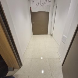 Maryan Mazan usługi budowlane - Ulożenie plytek 60/60/20. Listwa przypodłogowa, silikon.