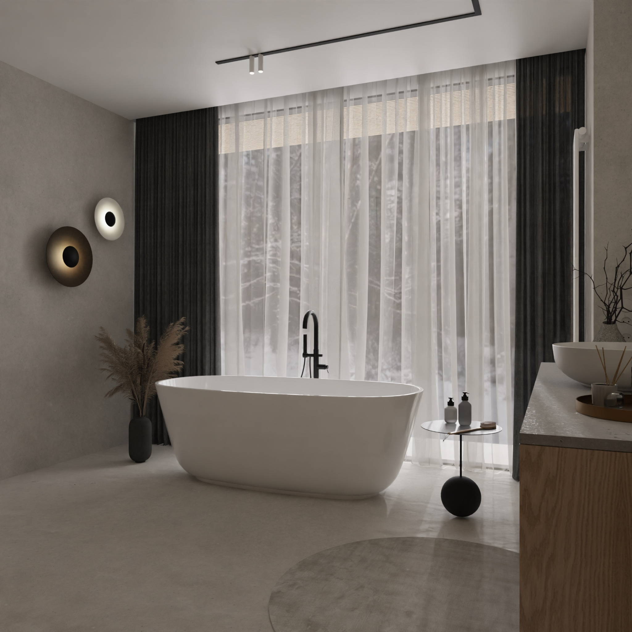 Nowoczesna łazienka z wolnostojącą wanną na tle okna z delikatnymi zasłonami. Minimalistyczne oświetlenie i dekoracje podkreślają elegancję wnętrza.
