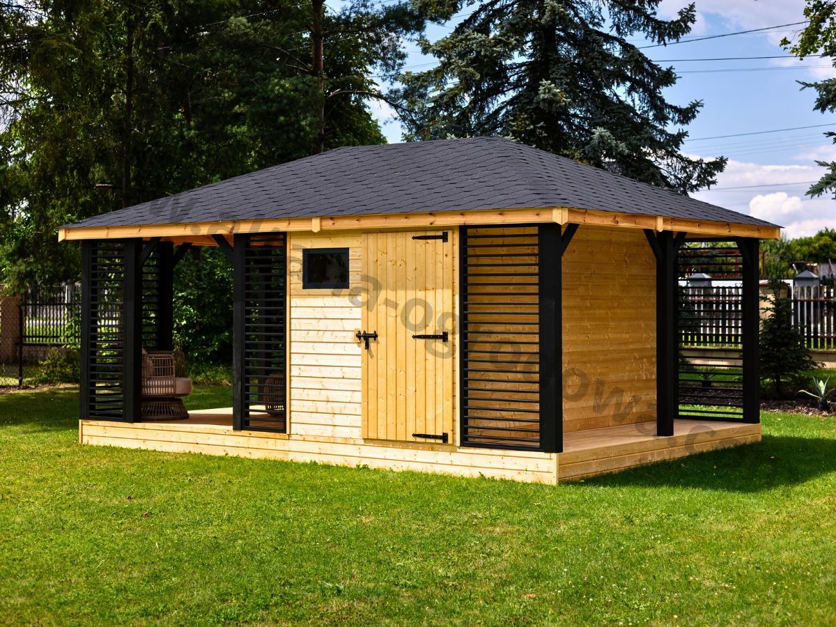 Drewniany domek ogrodowy