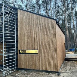 Drewniana elewacja, deska w kształcie rombu, szerokosć 7cm