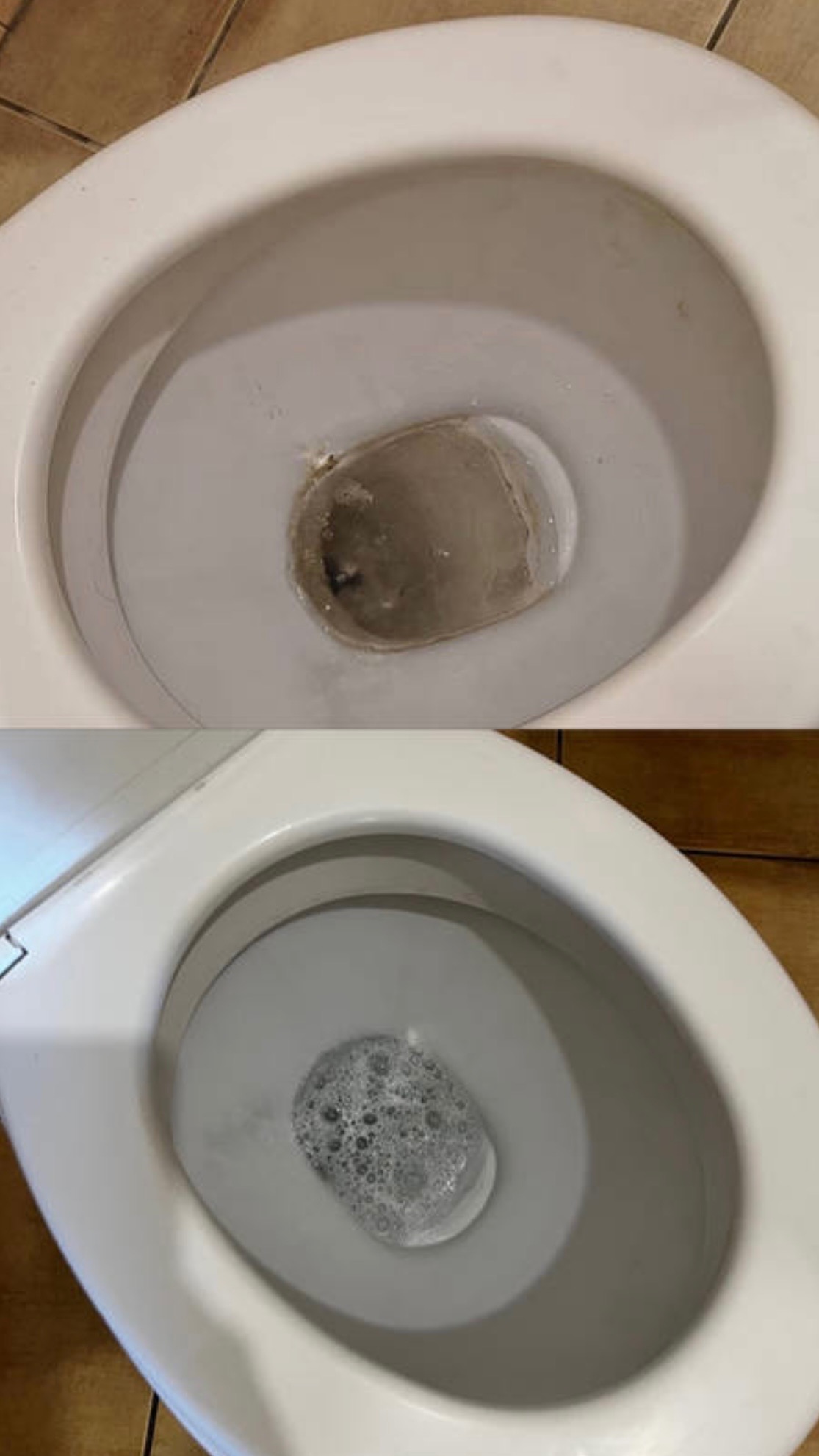 Zdjęcie toalety przed i po czyszczeniu. Górna część pokazuje zabrudzoną muszlę, a dolna - czystą, z pianą. Widoczne płytki podłogowe w tle.