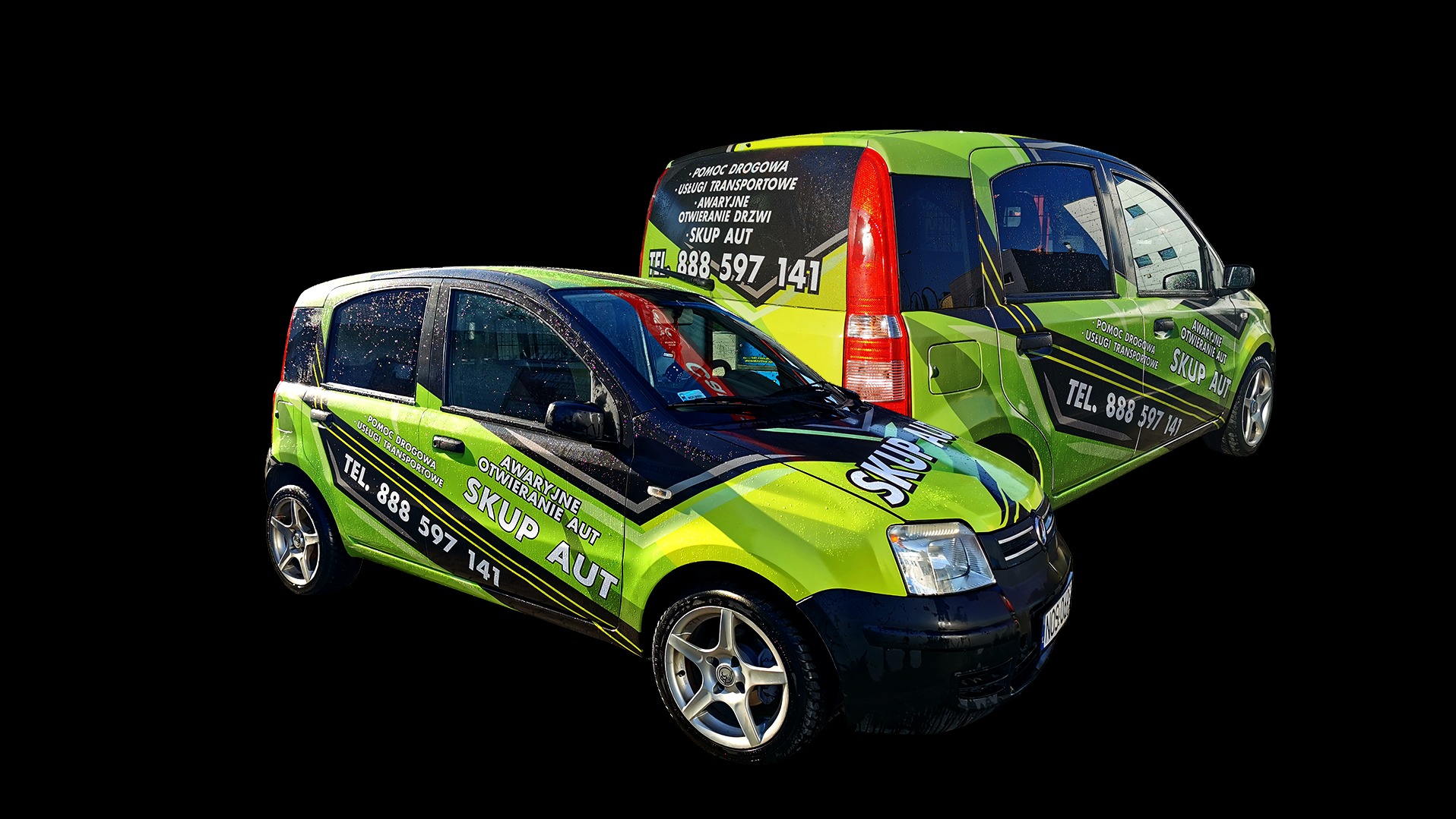 Dwa samochody oklejone folią z grafiką firmy 'Skup Aut' w odcieniach zieleni i czerni. Widoczne numery telefonów i hasła: pomoc drogowa, usługi transportowe, awaryjne otwieranie.