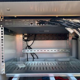 Montaż i podłączenie szaf rakowych 