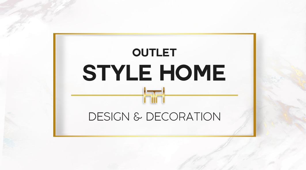 Elegancki baner 'Outlet Style Home' z czarnym tekstem i złotymi akcentami na marmurowym tle, promujący usługi projektowania i dekoracji wnętrz.