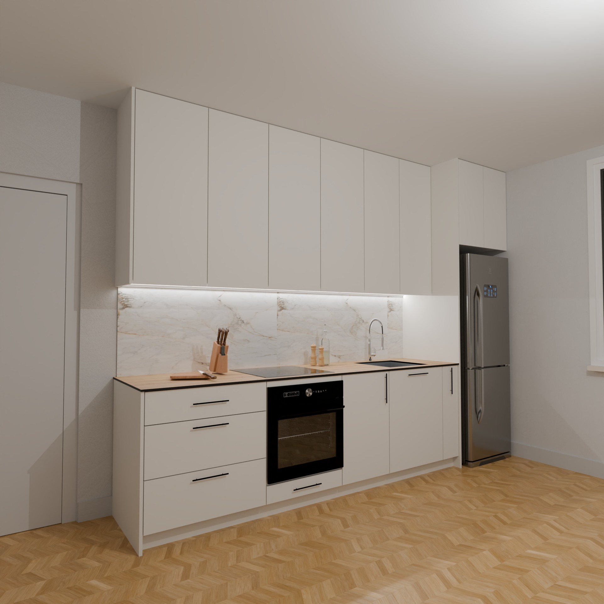 Nowoczesna kuchnia z białymi frontami, drewnianym blatem i marmurowym backsplashiem. Widoczna płyta indukcyjna, piekarnik i lodówka. Parkiet w jodełkę na podłodze.