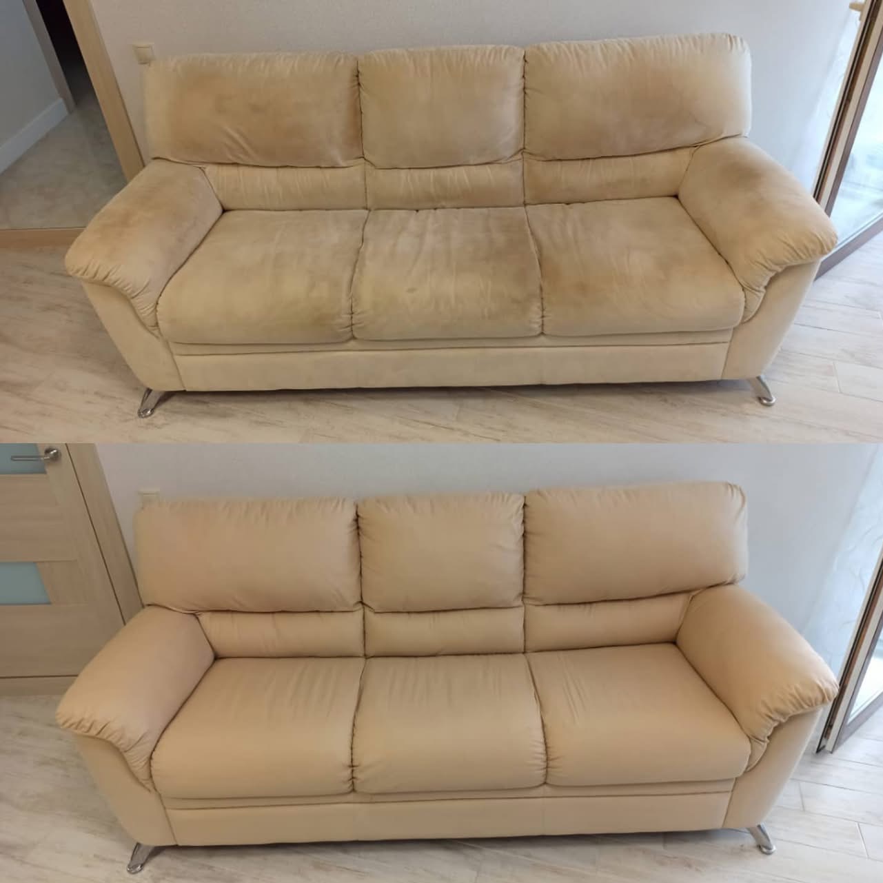 Beżowa, trzyosobowa kanapa z widocznymi plamami (góra) i po czyszczeniu (dół), na tle jasnej ściany i podłogi. Efekt 'przed i po' z wyraźną różnicą w czystości tapicerki.