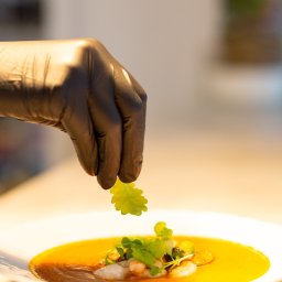 Zupa rybna - krewetki, mule, dorsz, łosoś