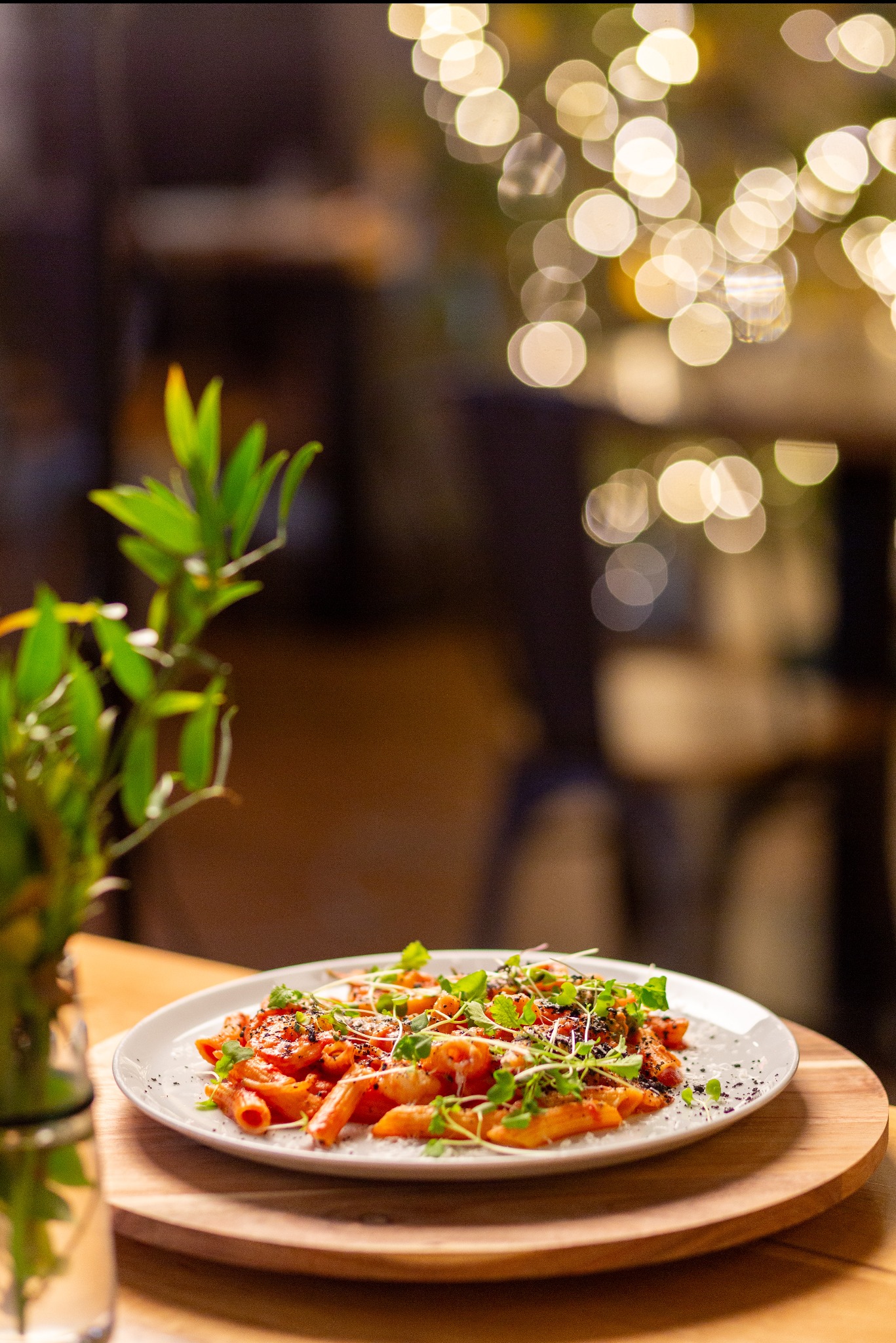 Penne z owocami morza - czosnek, pietruszka, parmezan/ pomidorki cherry, krewetki, mule