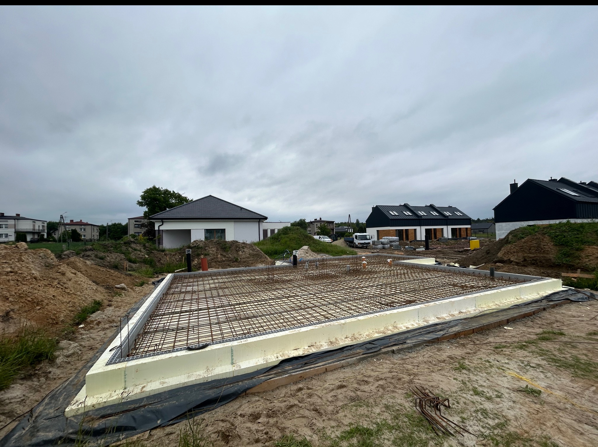 Płyta fundamentowa wrzaz z zazbrojeniem