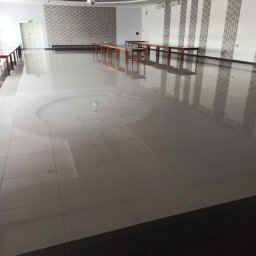 Złota Rączka Mateusz Woźniak - Układanie płytek 60x60 sala weselna