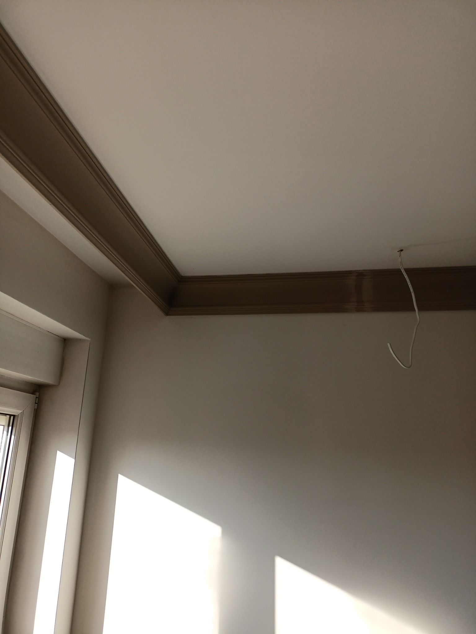 Montaż listew ozdobnych