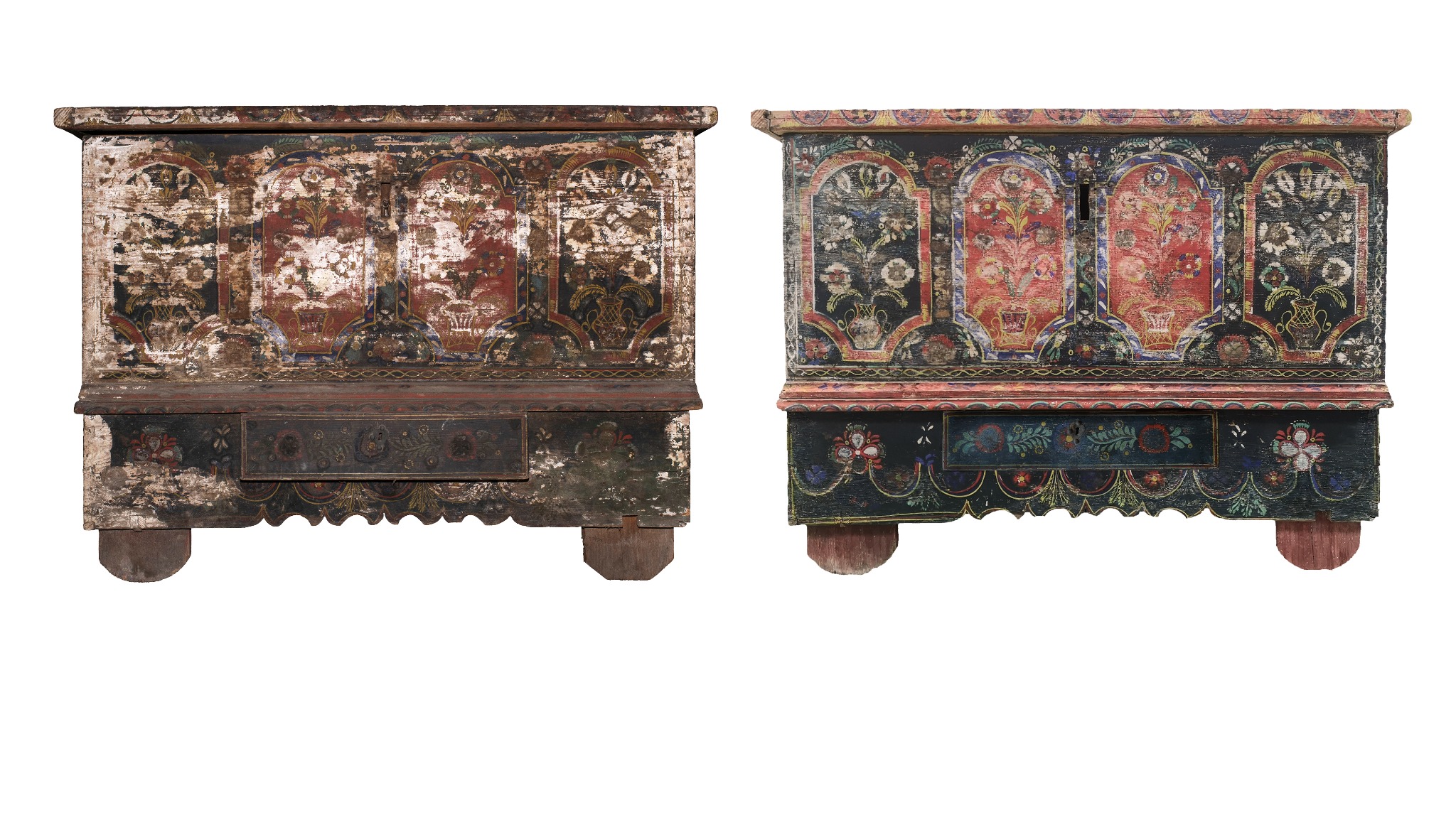 Skrzynia ludowa: stan przed i po konserwacji. Po lewej: zniszczona farba, po prawej: odnowione, barwne zdobienia kwiatowe, widoczne detale snycerskie.