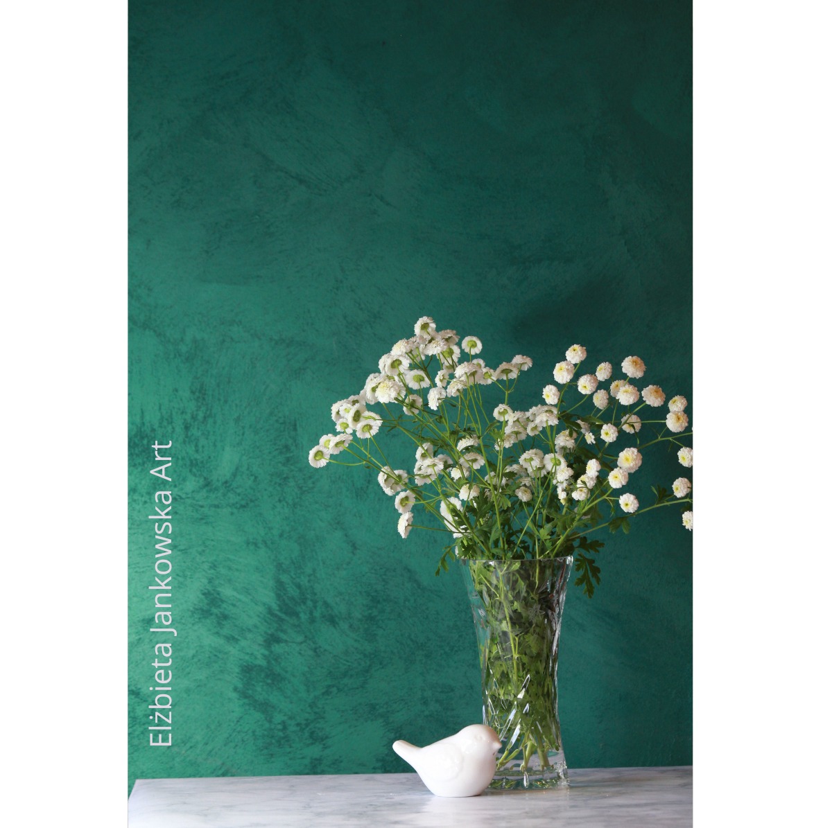 Magia farby strukturalnej z mieniącymi się drobnymi drobinkami. Niezwykle estetyczna i wytrzymała.