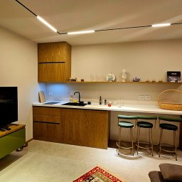 EKSBUD SPÓŁKA Z OGRANICZONĄ ODPOWIEDZIALNOŚCIĄ - Kompleksowy remont salonu wraz z aneksem kuchennym