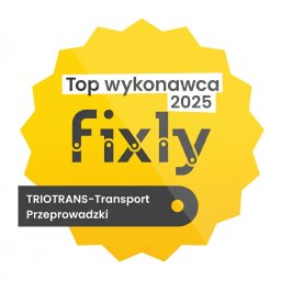 TRIOTRANS Paweł Czuba - Żółta odznaka 'Top Wykonawca 2025' Fixly dla TRIOTRANS-Transport Przeprowadzki z Lesznowoli, na białym tle. Logo firmy transportowej.