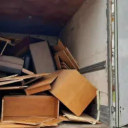 wywóz starych szafek i mebli