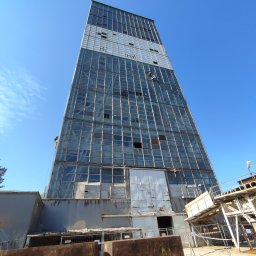 Wymiana opierzenia pionowego, poziomego oraz przeszkleń.