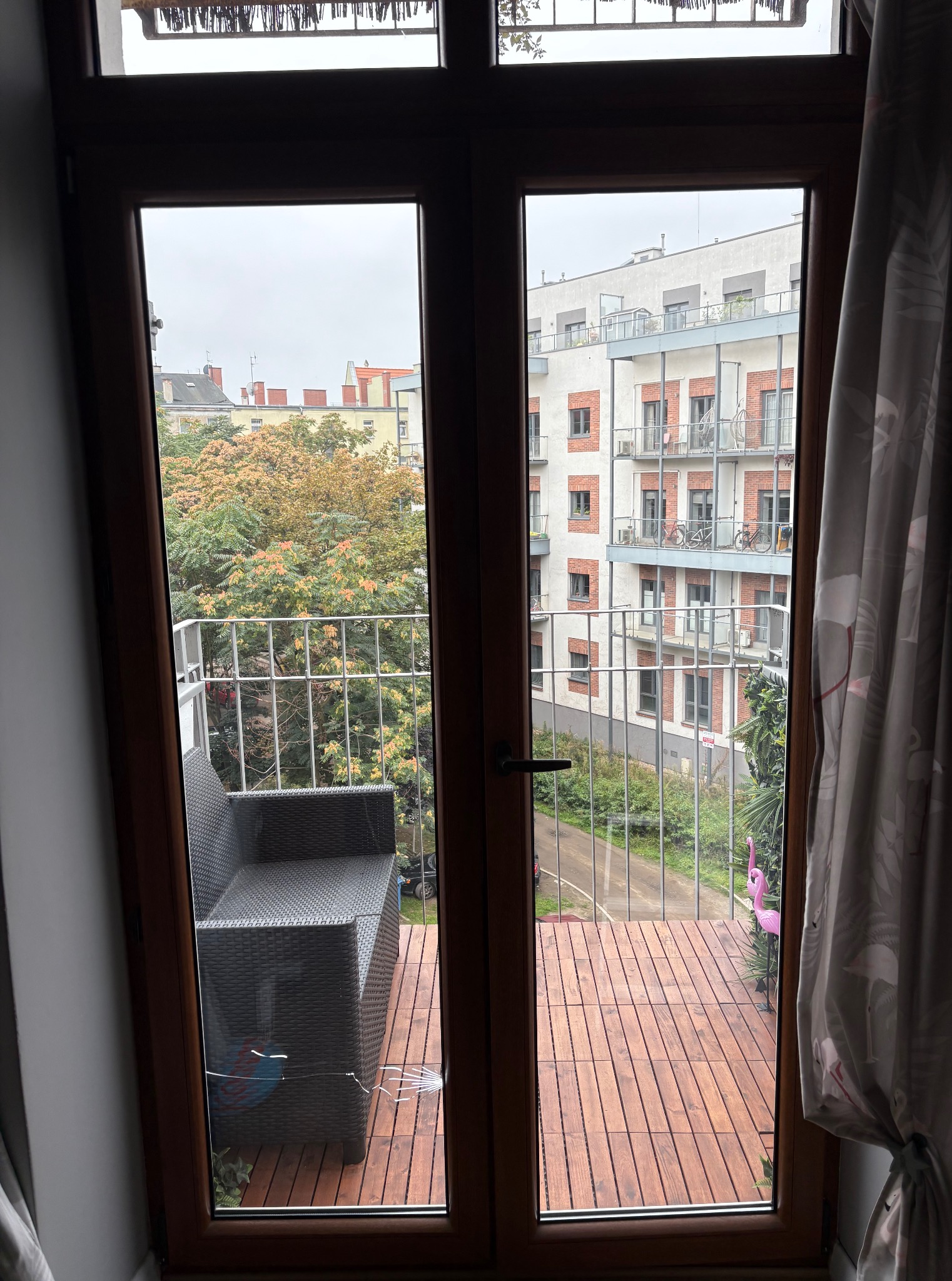 Wymiana pękniętej szyby zespolonej