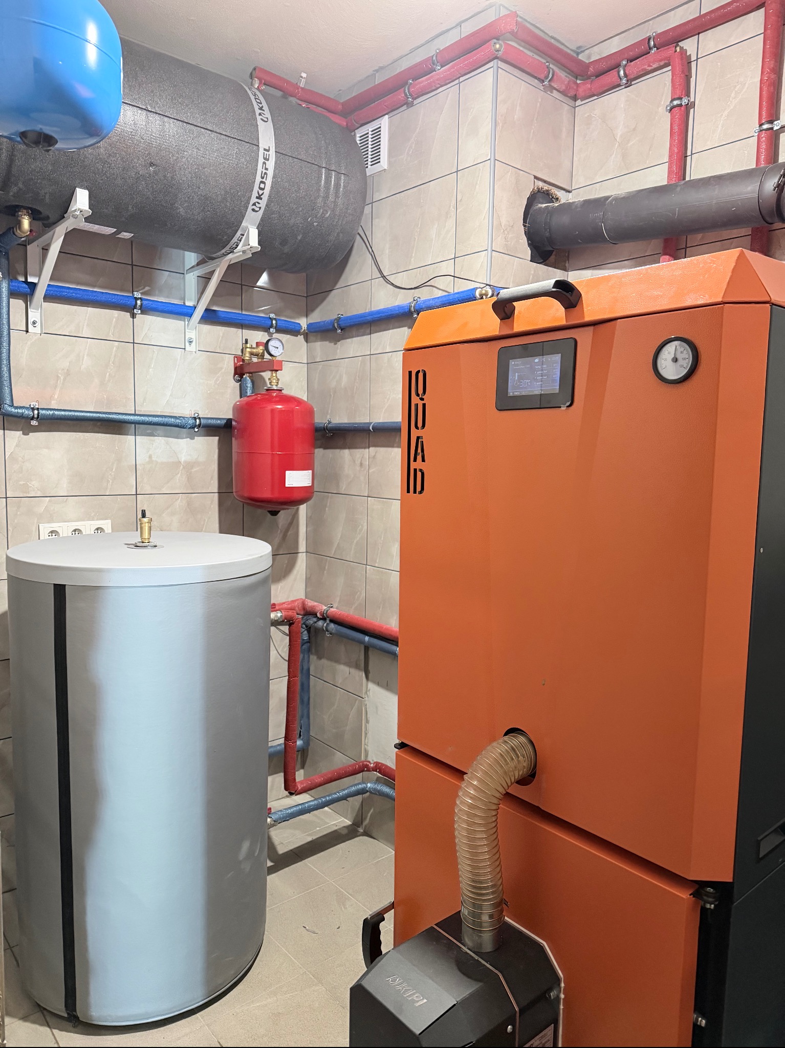 Kocioł na pellet Kipi Quad 20 KW z grupą pompową i funkcją odpopielania