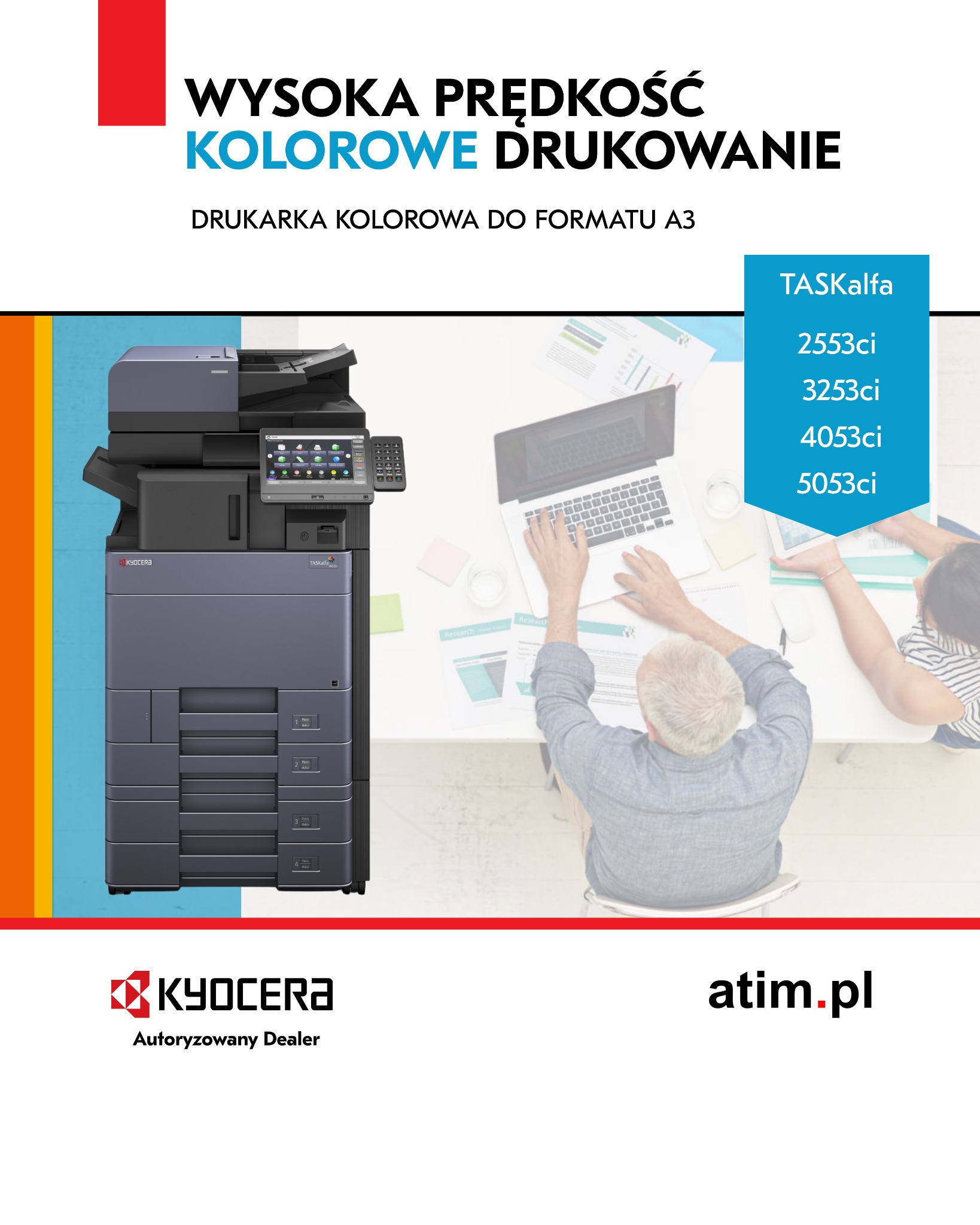 Kolorowa drukarka Kyocera TASKalfa A3 z panelem dotykowym w biurze z osobami pracującymi przy biurku z laptopem i dokumentami. Wysoka prędkość drukowania.