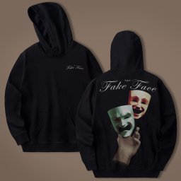 Piotr Dąbrowski - Czarna bluza z kapturem z nadrukiem dwóch masek teatralnych trzymanych w dłoni i napisem 'Fake Face' na plecach, oraz mniejszym napisem z przodu.
