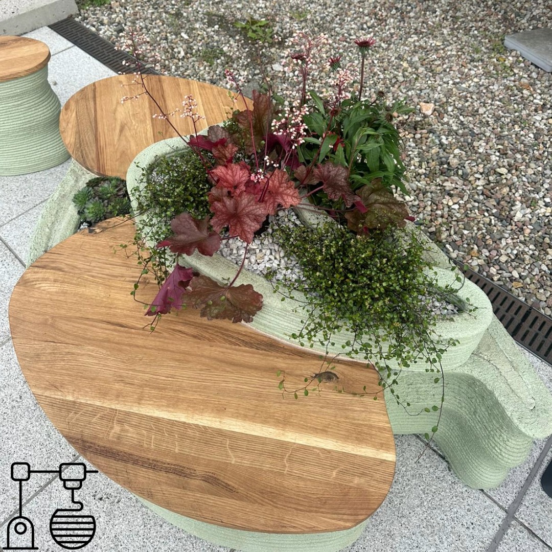 Komplet mebli ogrodowych z donicą, wykonany w technologii druku 3D, z drewnianymi blatami. Nowoczesny design, Poznań.