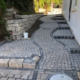 Na tym projekcie z prawej strony od ściany dodałem schody wygląda super