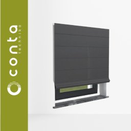 CONTA TECHNIKA - Szara roleta rzymska w oknie, widok z przodu, z logo firmy po lewej i nazwą produktu po prawej stronie. Stonowana kolorystyka, minimalistyczny design.