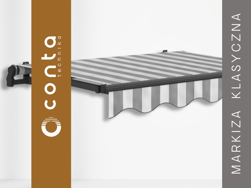 Elegancka markiza w biało-szare pasy, zamontowana na białej ścianie. Widoczny mechanizm zwijania. Minimalistyczny design z falbanką. Markiza Klasyczna Conta Technika.