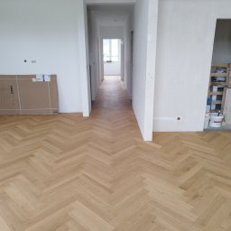 Układanie paneli Pruszków 3