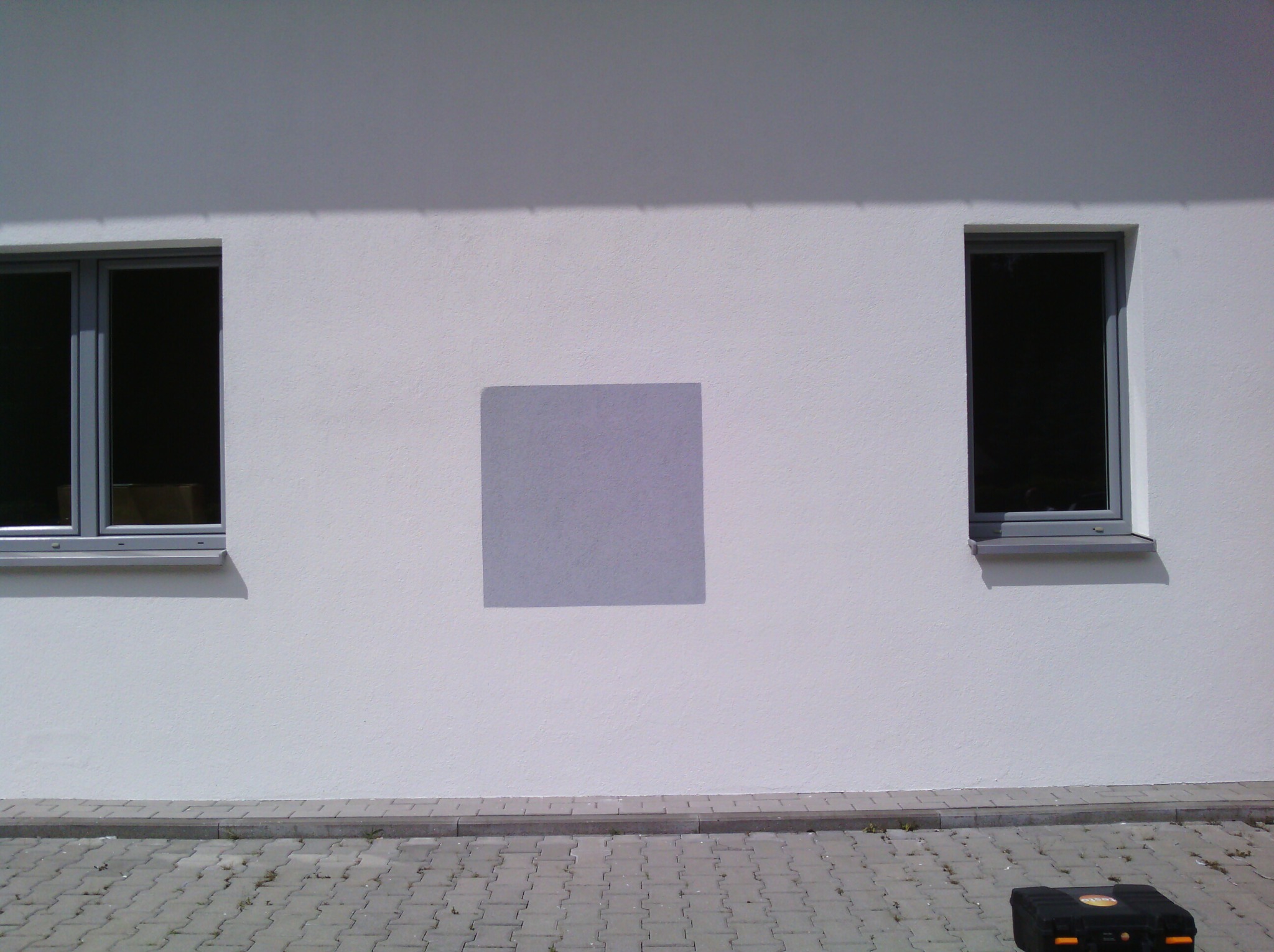 elewacja z pozostawionym kwadratem bez powłoki