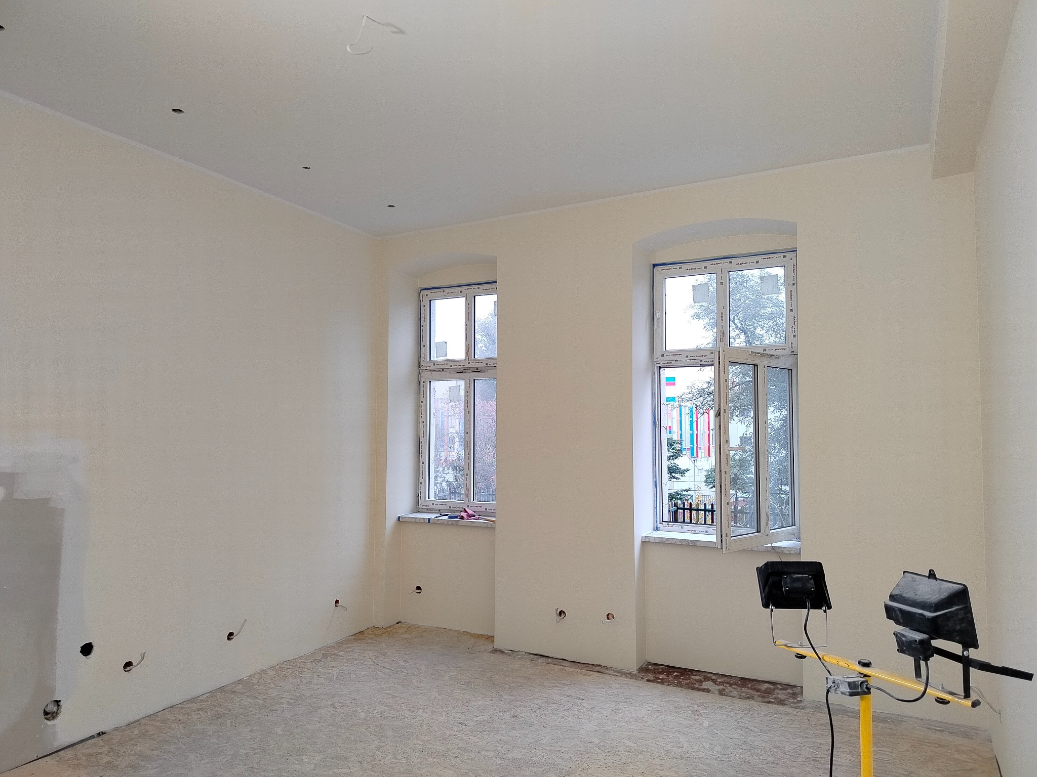 Obróbka okien ścian gładzie malowanie