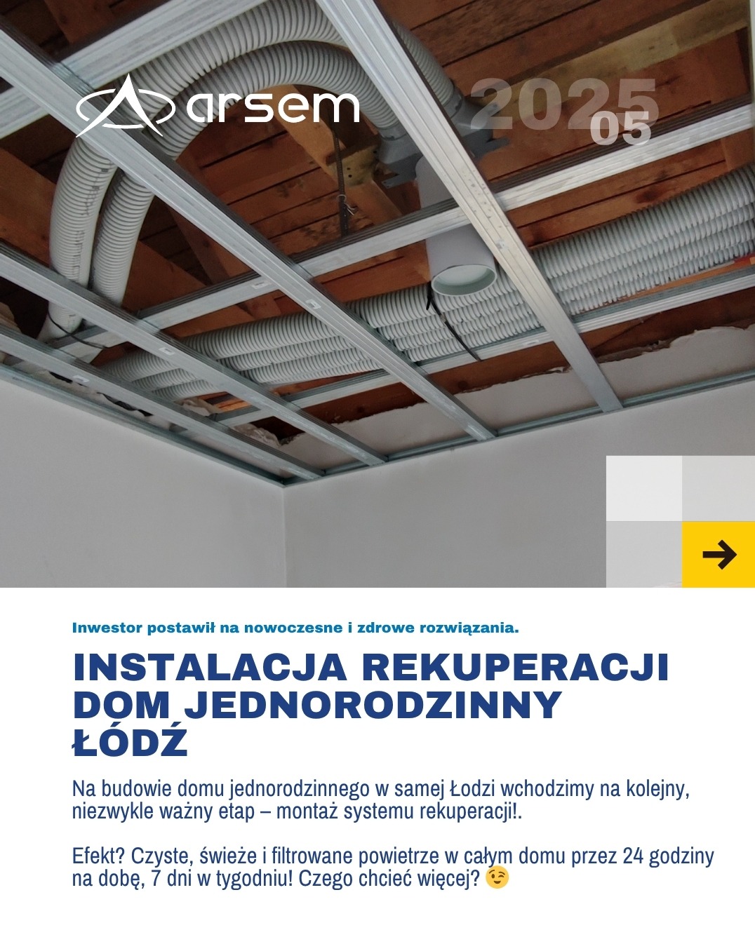 Montaż rekuperacji w domu jednorodzinnym: widok na rury wentylacyjne pod sufitem, instalowane w Łodzi. Etap budowy, system rekuperacji.