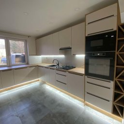 FIRMA USŁUGOWO-HANDLOWA 