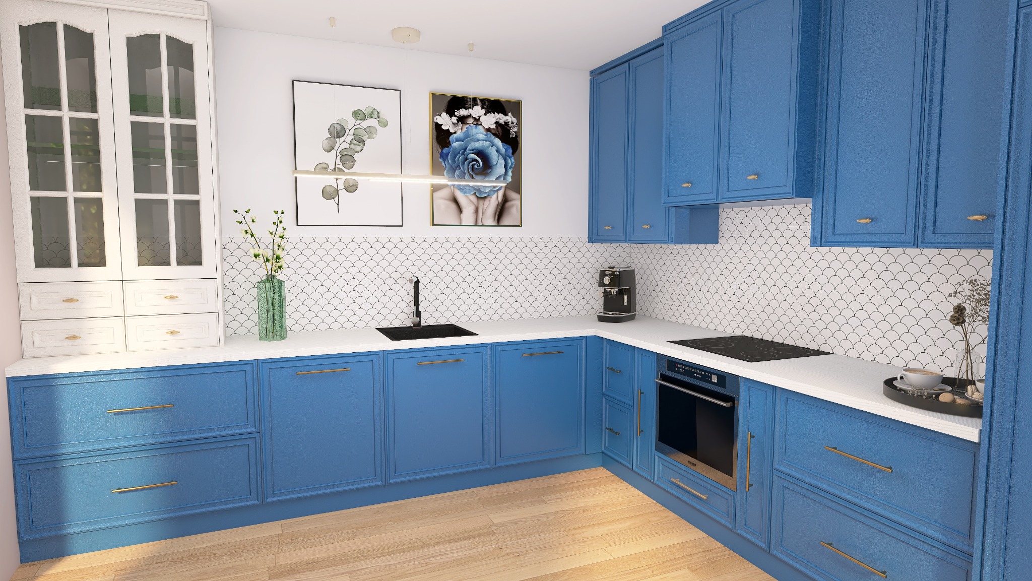 Niebieska kuchnia z białymi blatami i mozaiką. Uwagę przykuwają złote uchwyty i dekoracje ścienne. Nowoczesny design z elementami klasycznymi.