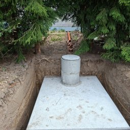 Wykop pod zbiornik z podłączeniem