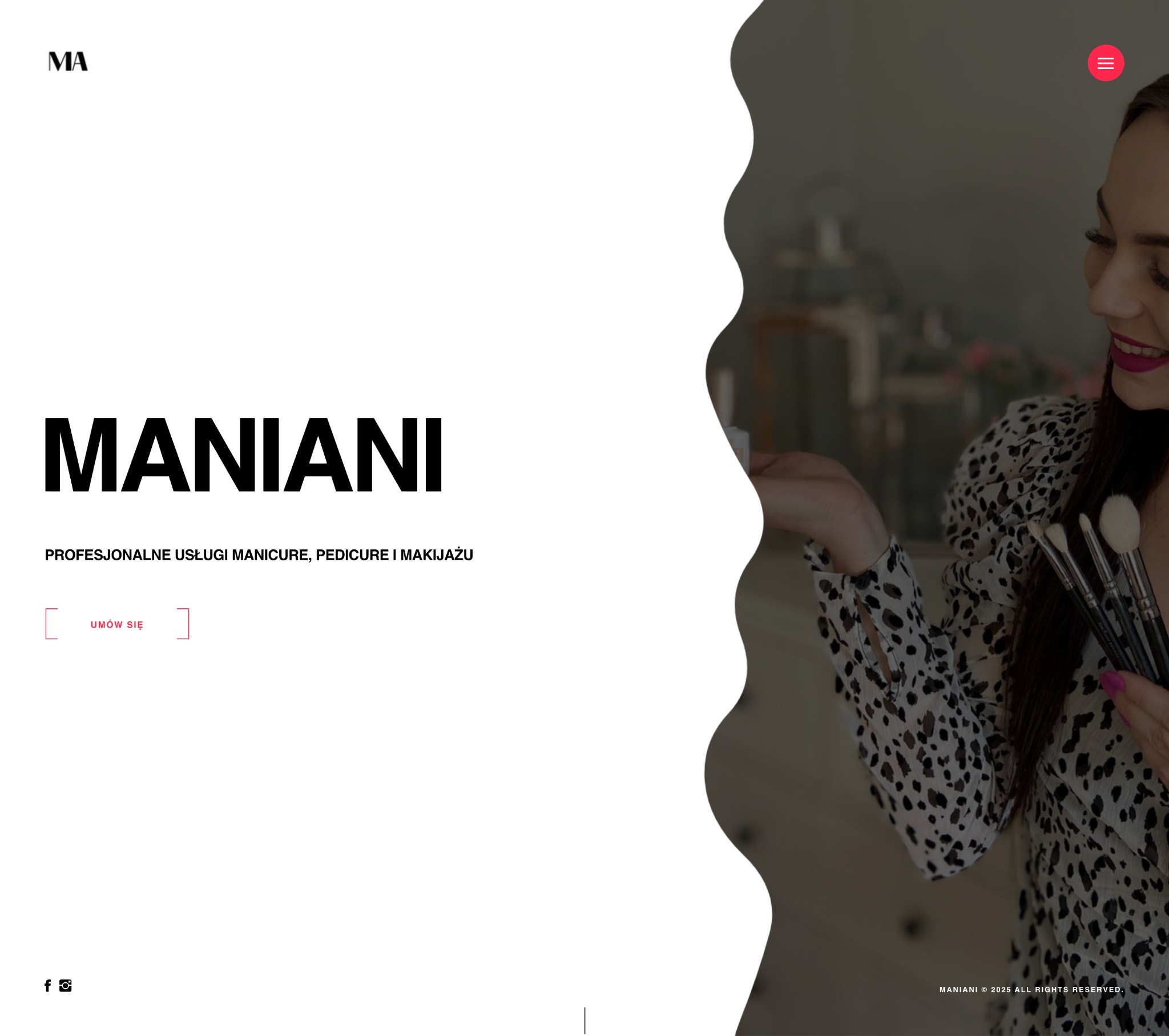 Strona internetowa z ofertą usług manicure, pedicure i makijażu. Widoczna kobieta trzymająca pędzle do makijażu. Minimalistyczny design z białym tłem i czarnymi napisami.