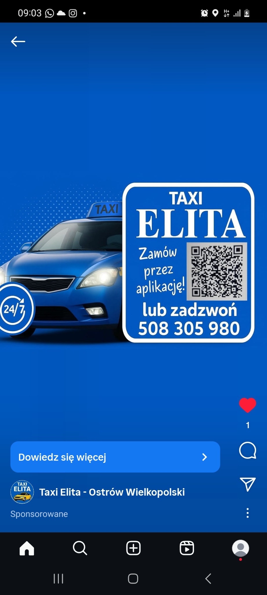 Reklama Taxi Elita: niebieski samochód taxi, kod QR do aplikacji, numer telefonu 508 305 980 i logo firmy. Usługi dostępne 24/7.